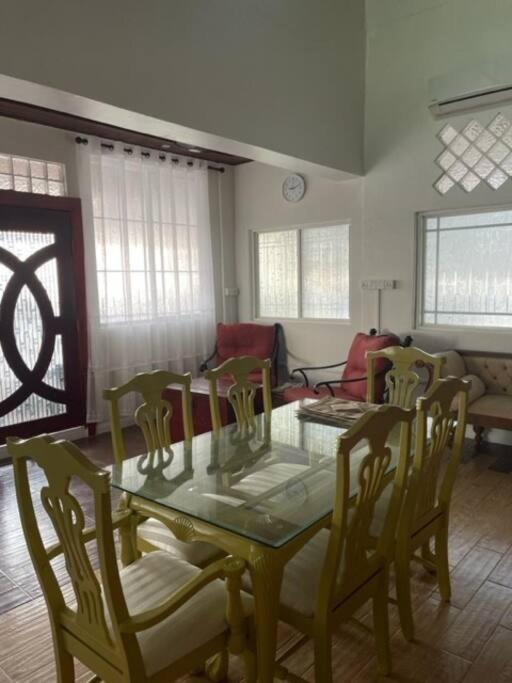 Experience Like A Local Appartement